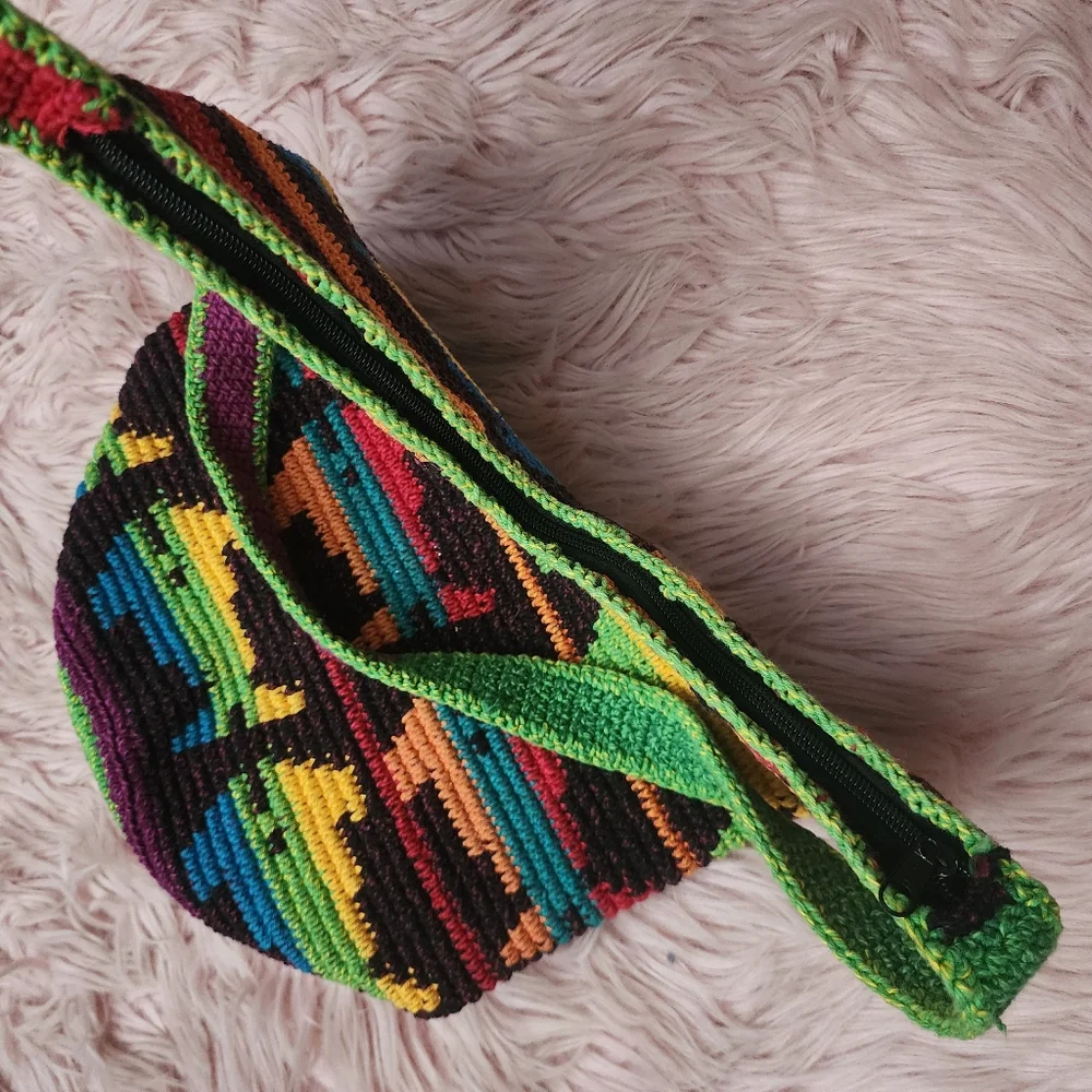Wayuu Mochila woven fish Shark zip top bucket bag